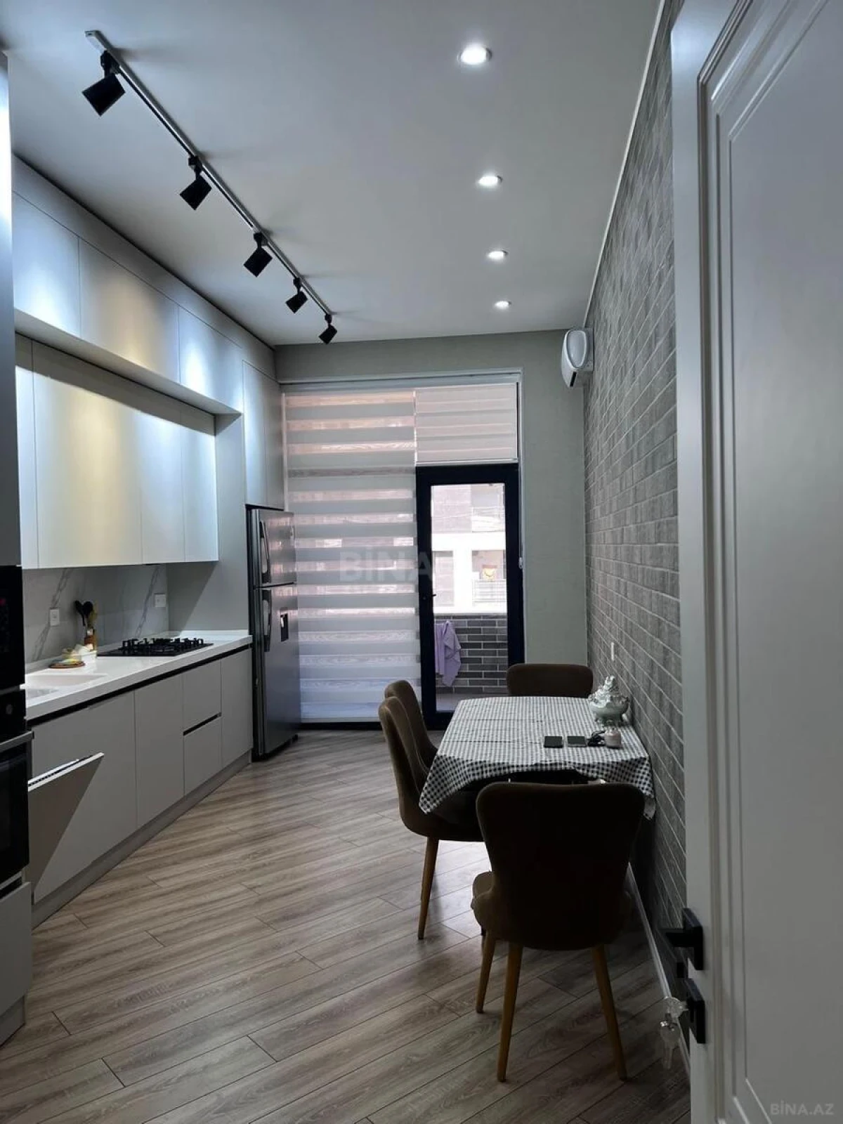 Kirayə verilir 3 otaqlı mənzil 120 m²