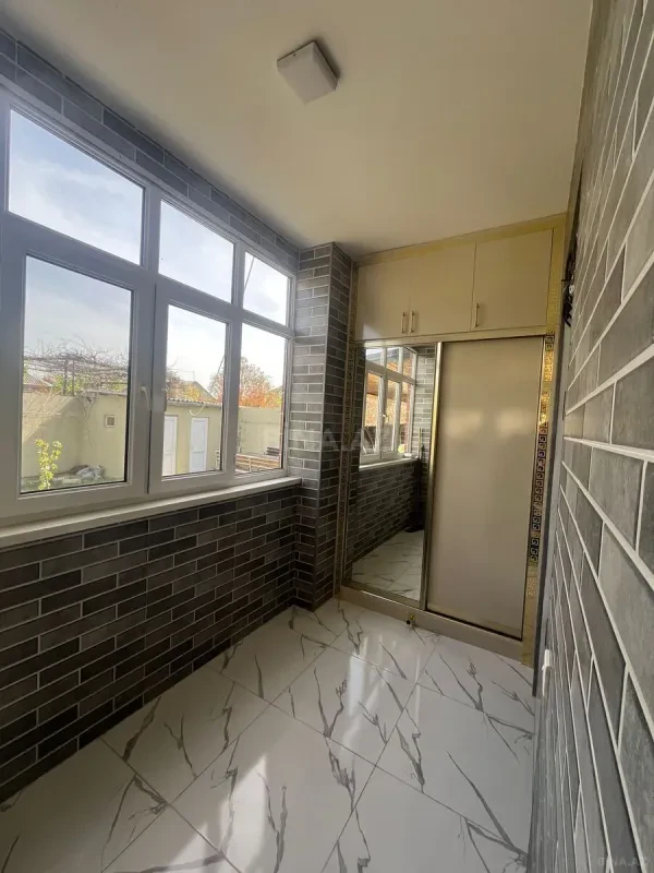 Satılır 5 otaqlı həyət evi 188 m²