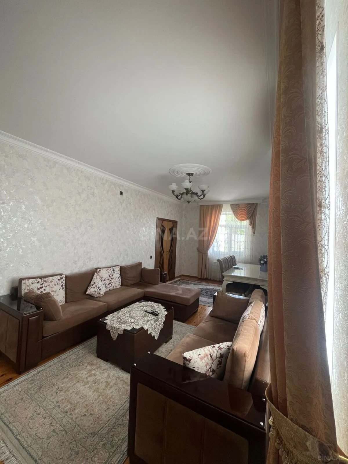 Satılır 5 otaqlı həyət evi 188 m²