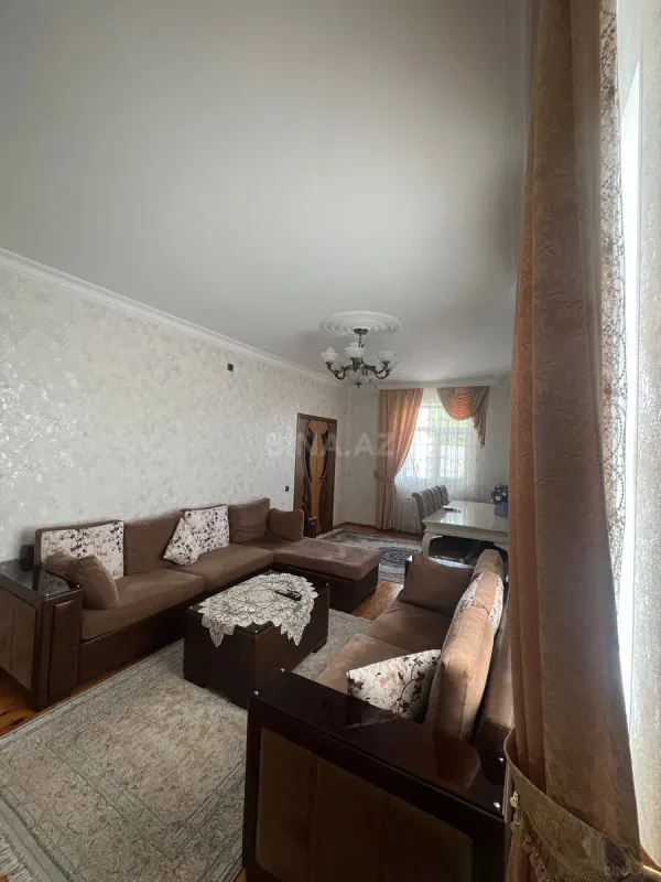 Satılır 5 otaqlı həyət evi 188 m²