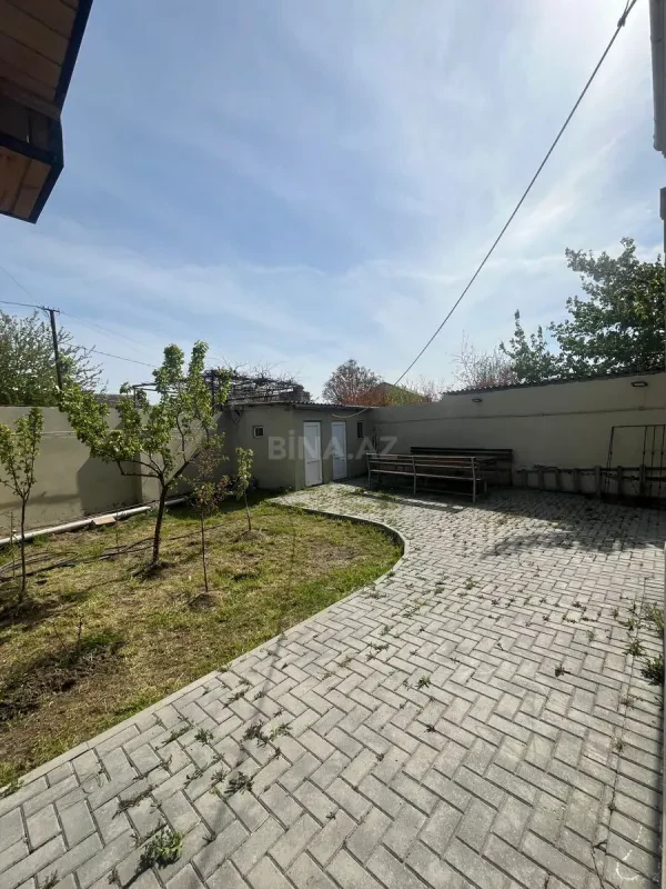 Satılır 5 otaqlı həyət evi 188 m²