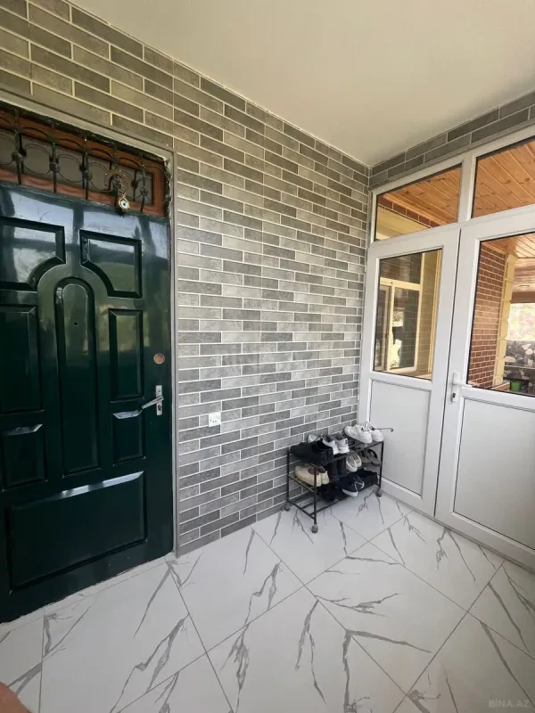 Satılır 5 otaqlı həyət evi 188 m²