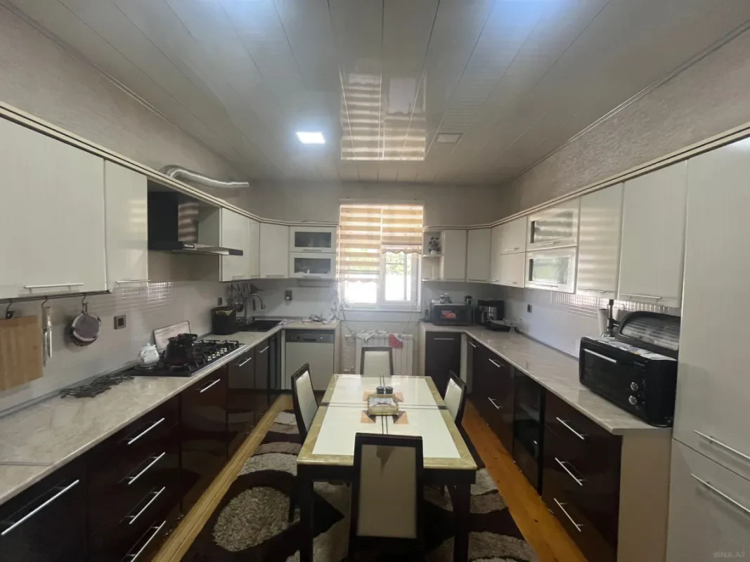 Satılır 5 otaqlı həyət evi 188 m²
