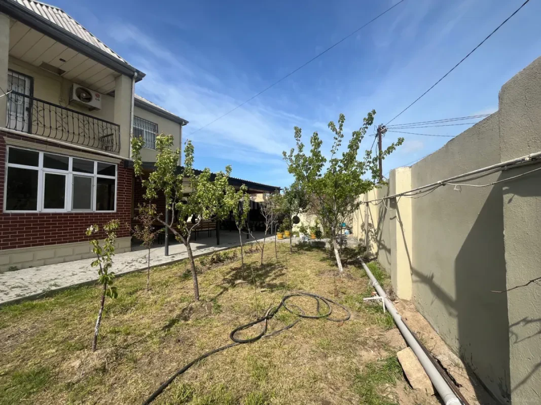 Satılır 5 otaqlı həyət evi 188 m²