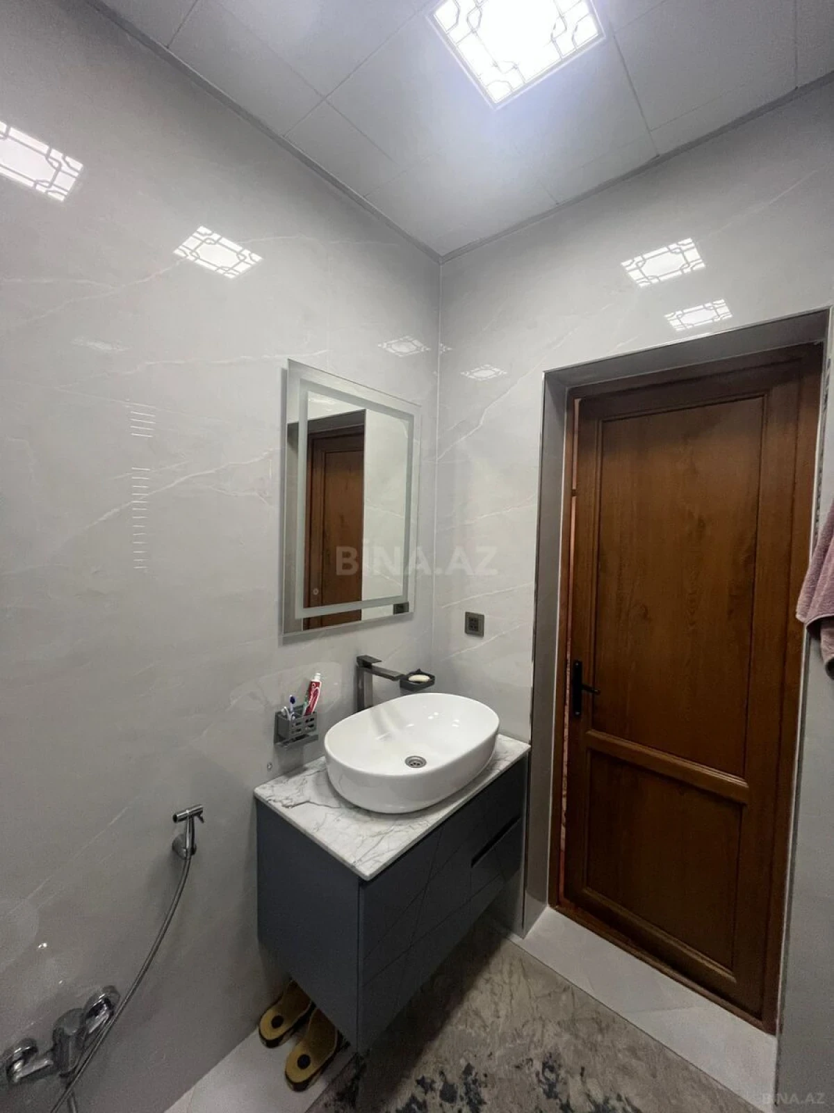 Satılır 5 otaqlı həyət evi 188 m²
