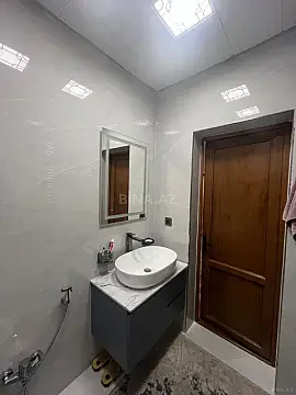 Satılır 5 otaqlı həyət evi 188 m²