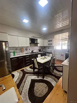 Satılır 5 otaqlı həyət evi 188 m²