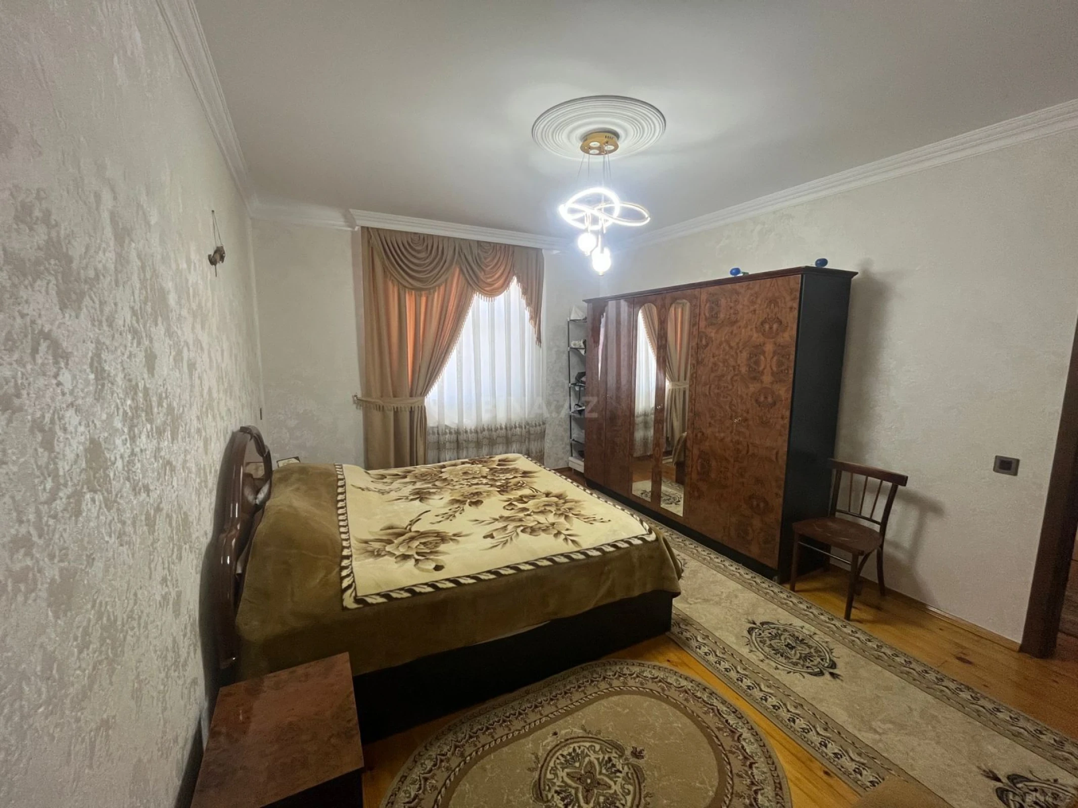 Satılır 5 otaqlı həyət evi 188 m²