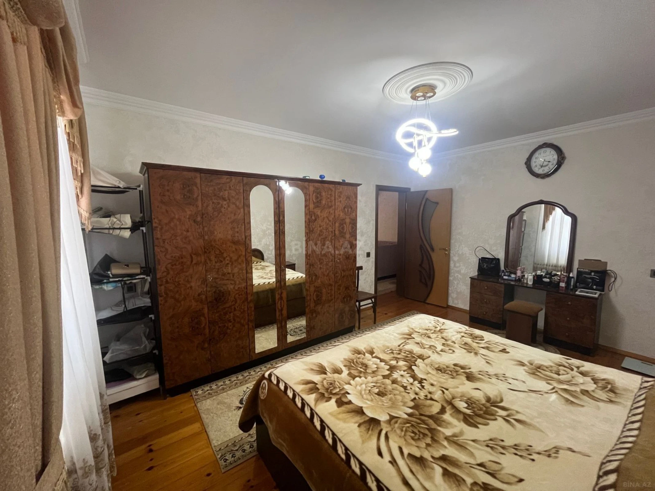 Satılır 5 otaqlı həyət evi 188 m²