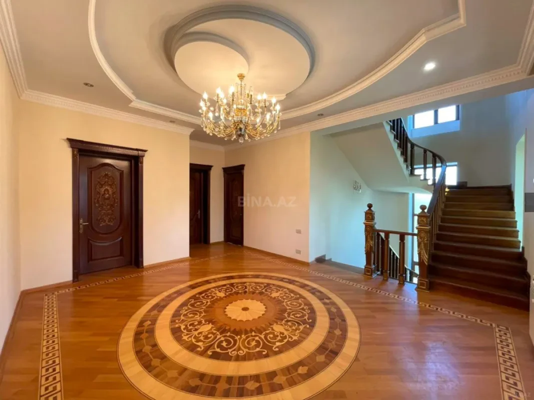 Satılır 6 otaqlı həyət evi 570 m²