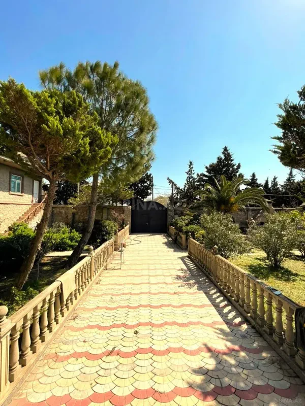 Satılır 6 otaqlı həyət evi 570 m²