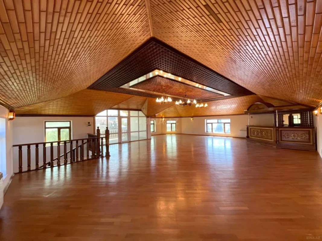 Satılır 6 otaqlı həyət evi 570 m²