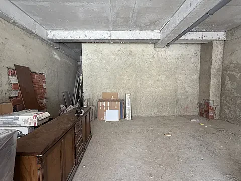 Satılır obyekt 81 m²