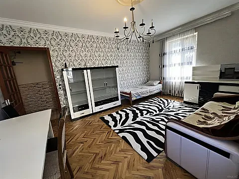 Kirayə verilir 3 otaqlı mənzil 80 m² — Bakı 3 otaq 80.00 m²