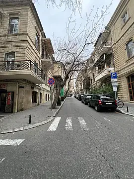 Kirayə verilir obyekt 90 m²