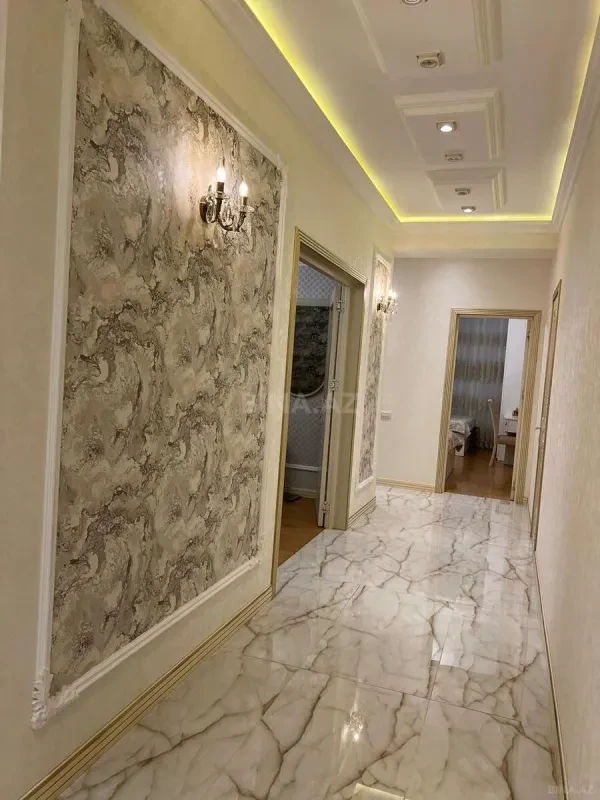 Satılır 3 otaqlı mənzil 125 m²
