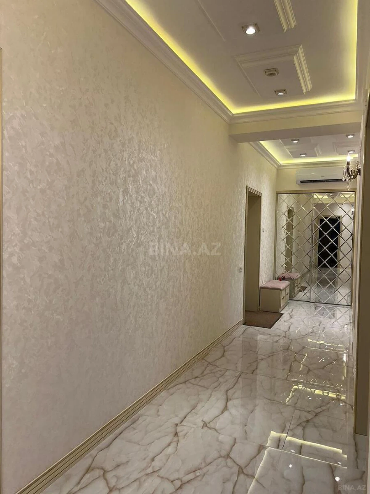 Satılır 3 otaqlı mənzil 125 m²
