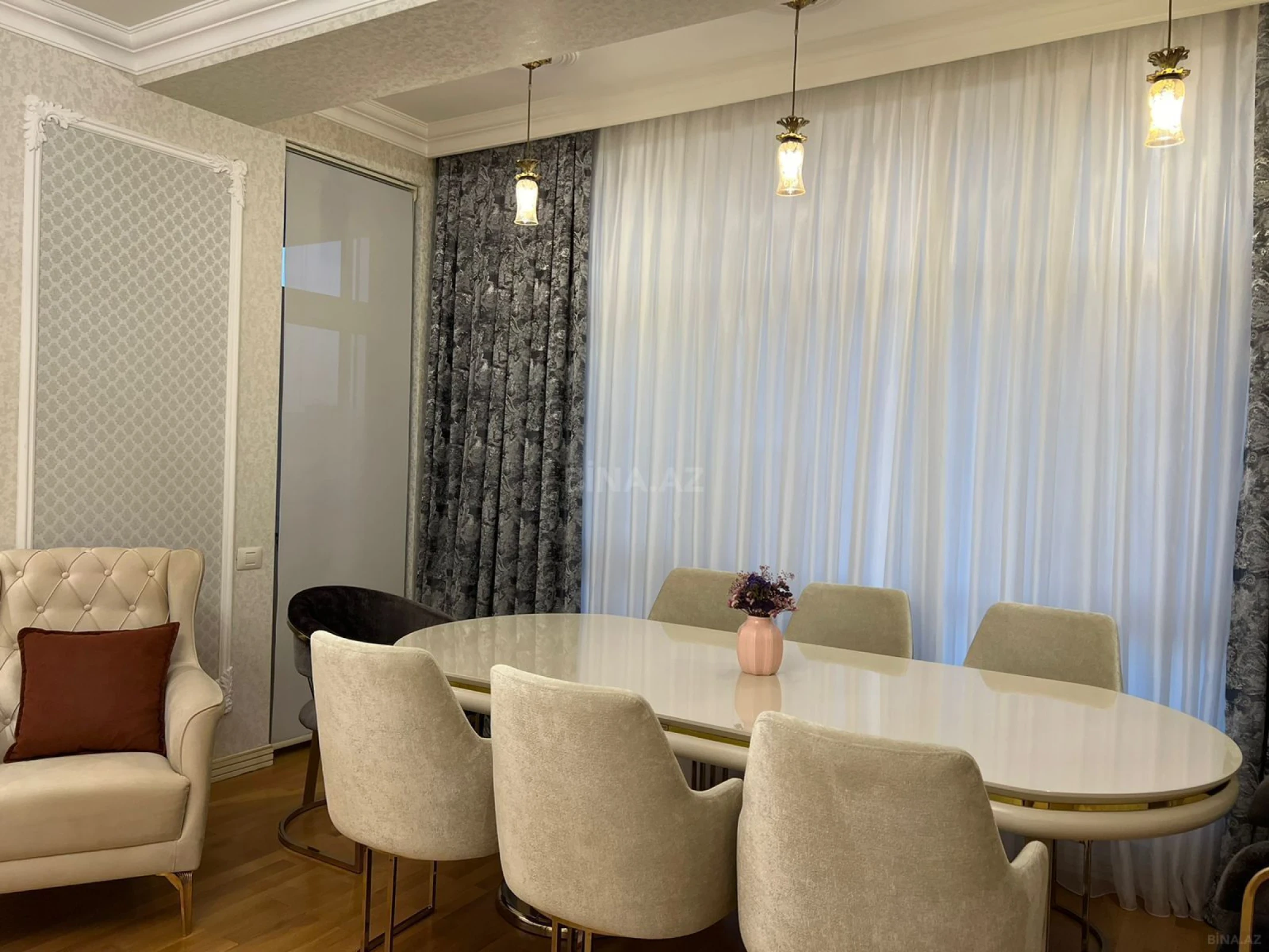 Satılır 3 otaqlı mənzil 125 m²