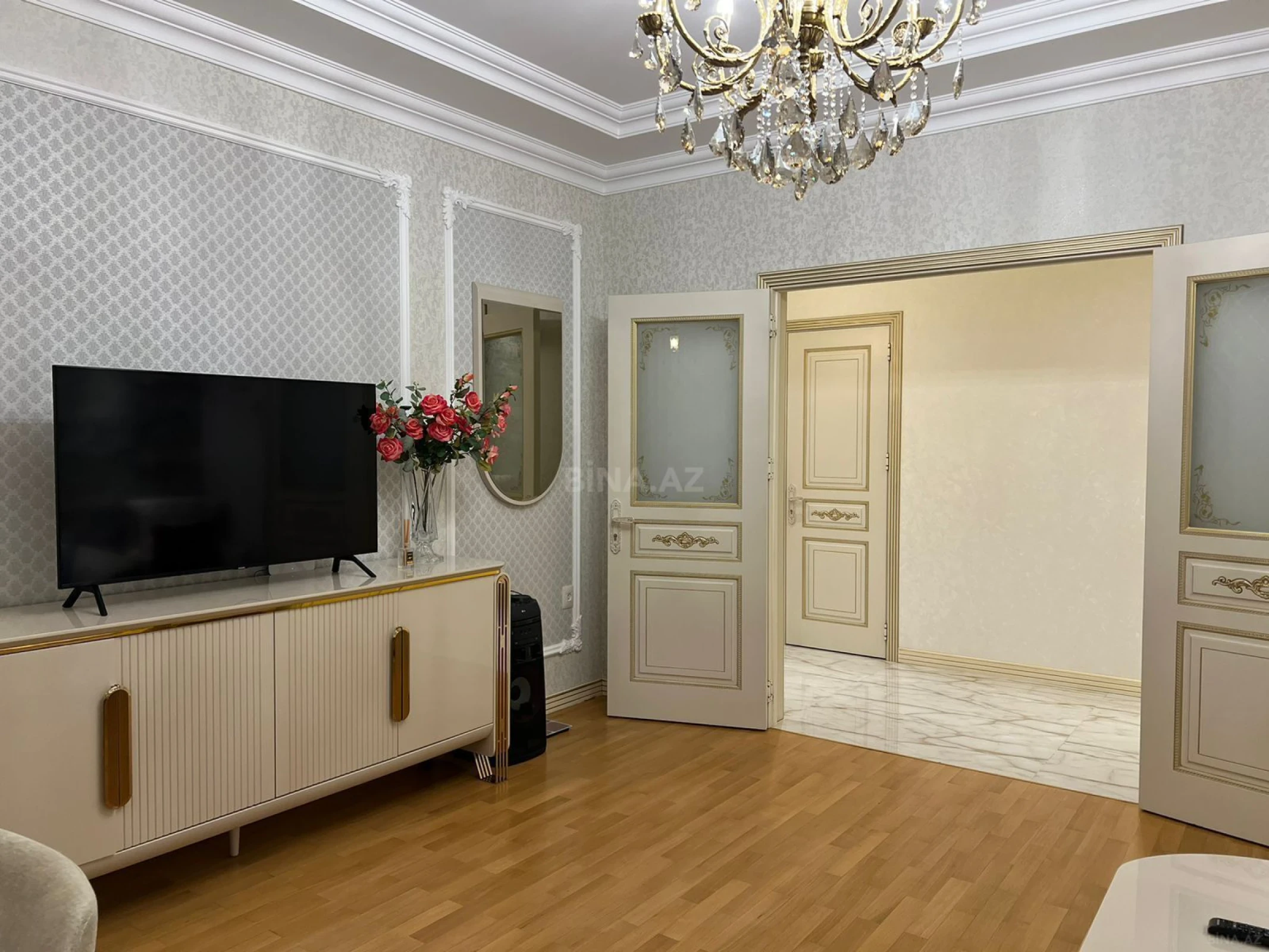Satılır 3 otaqlı mənzil 125 m²