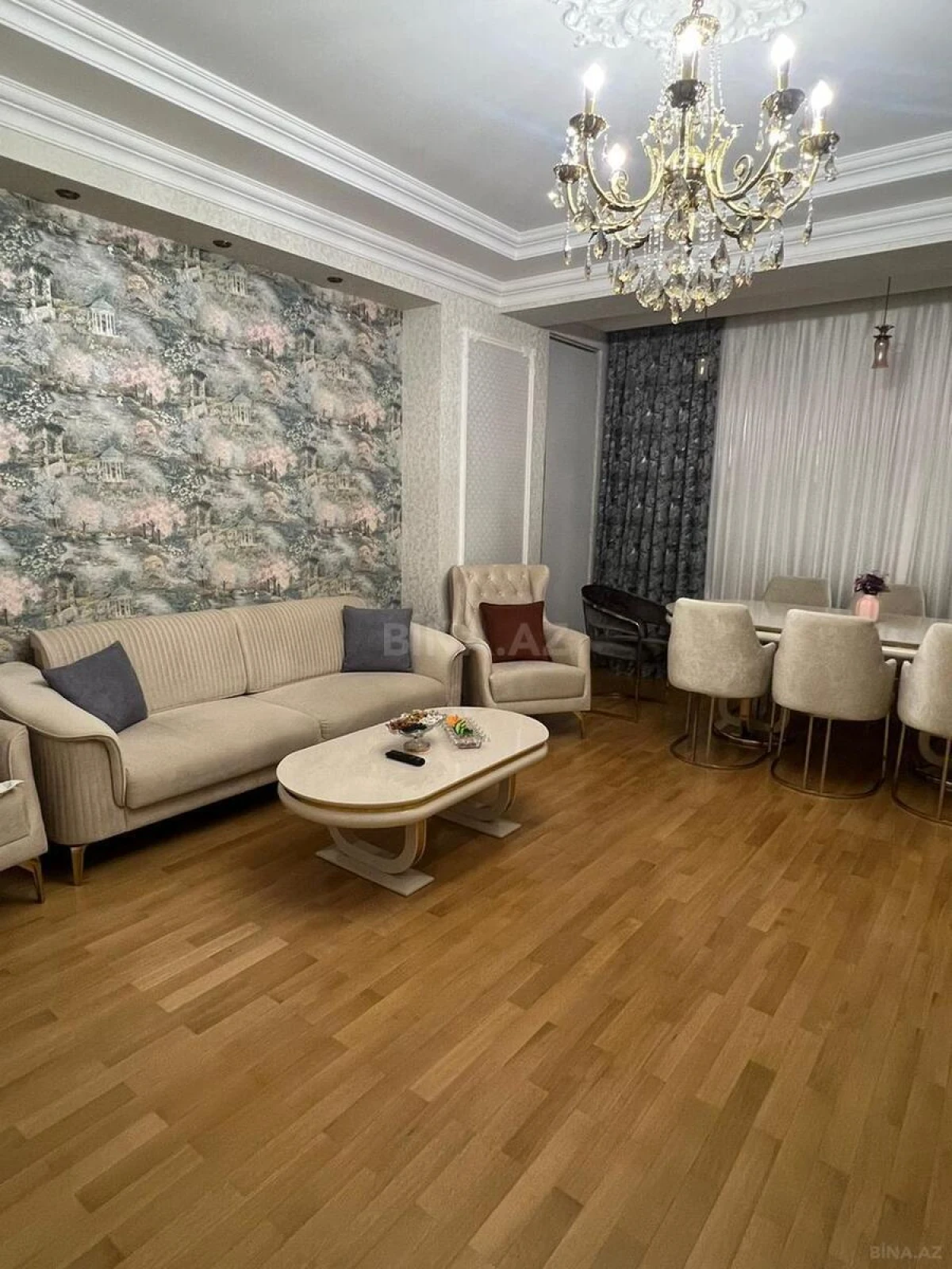 Satılır 3 otaqlı mənzil 125 m²