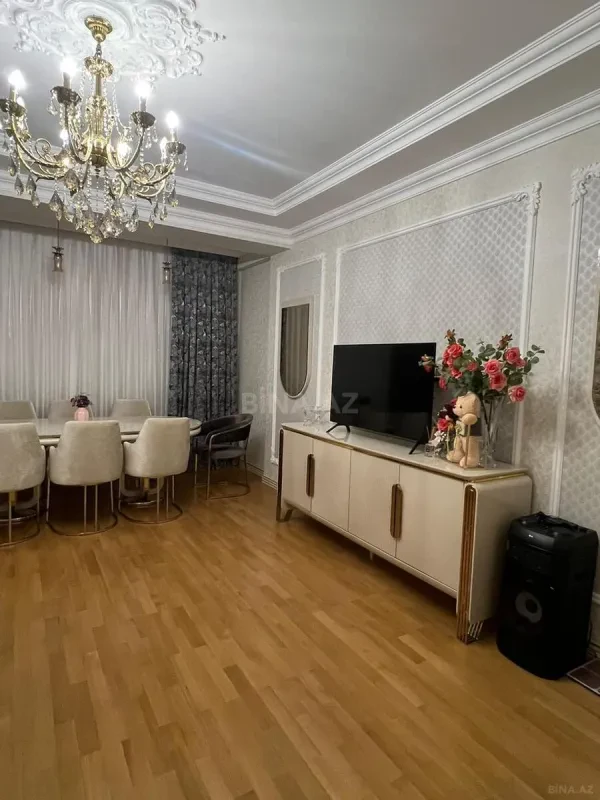 Satılır 3 otaqlı mənzil 125 m²