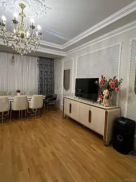 Satılır 3 otaqlı mənzil 125 m²