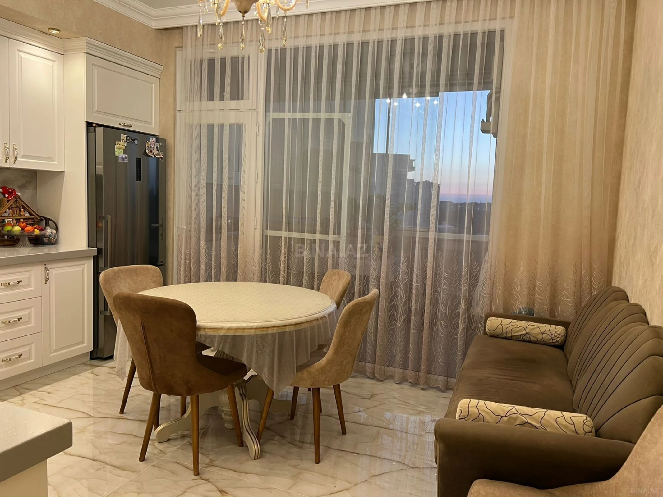 Satılır 3 otaqlı mənzil 125 m²