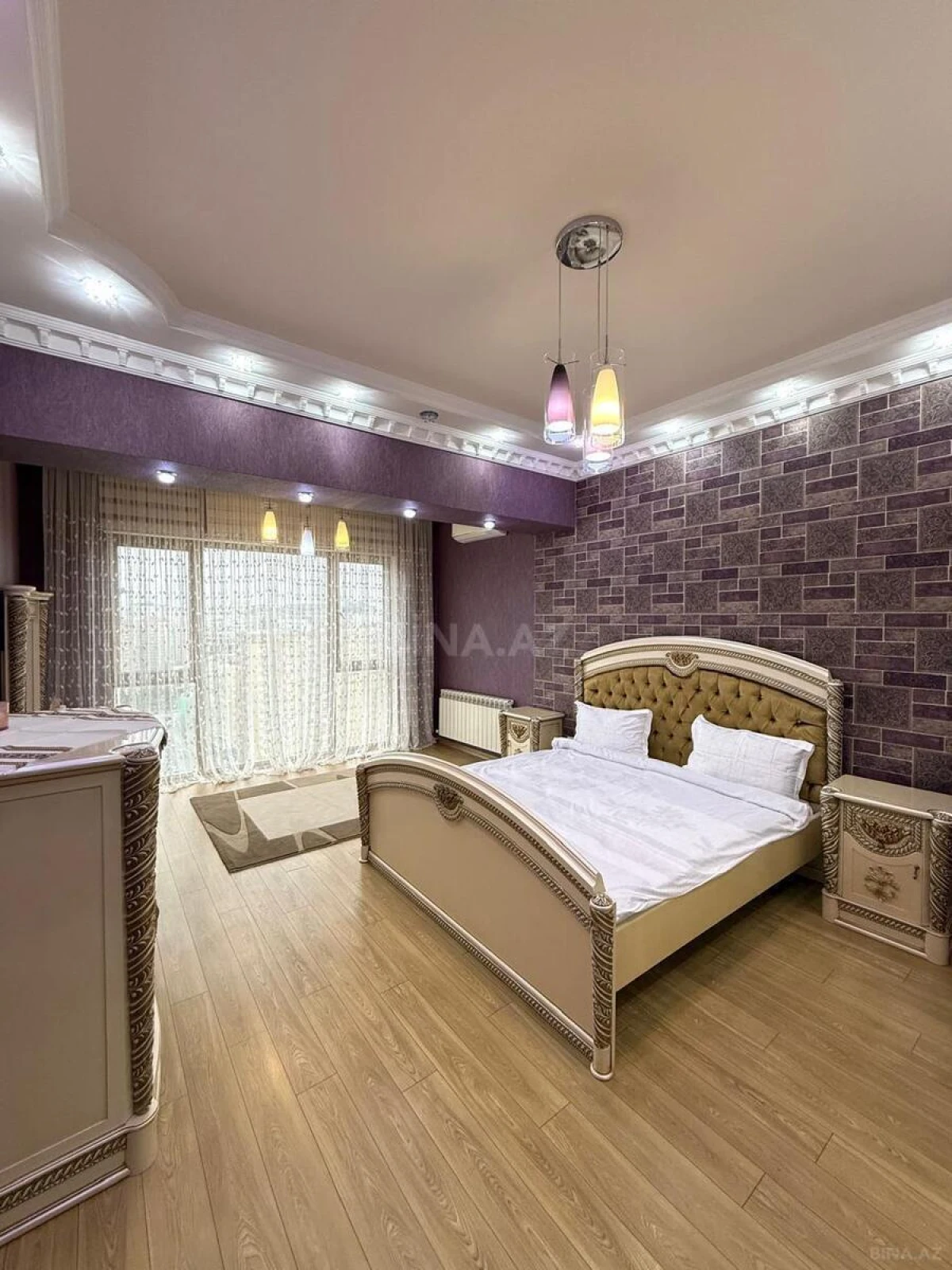Kirayə verilir 4 otaqlı mənzil 181 m²