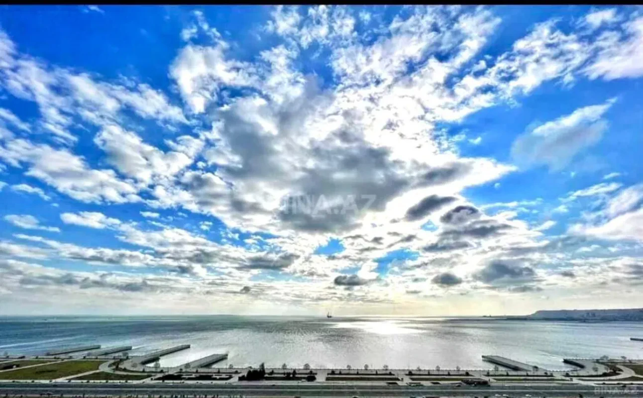 Kirayə verilir 4 otaqlı mənzil 181 m²