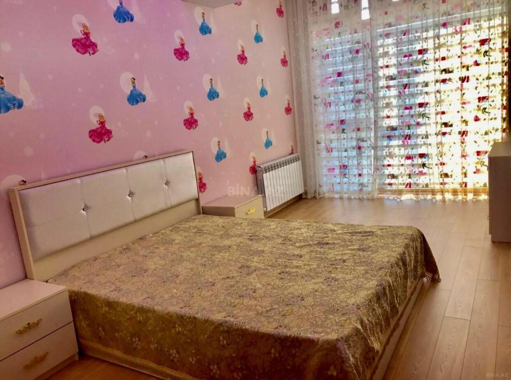 Kirayə verilir 4 otaqlı mənzil 181 m²