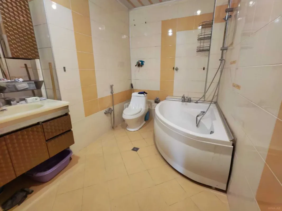 Kirayə verilir 2 otaqlı mənzil 90 m²