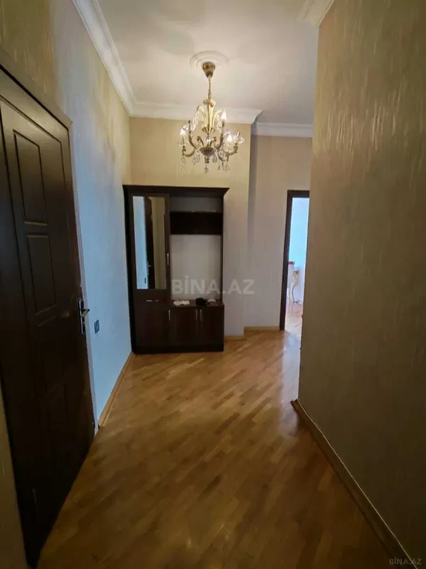 Kirayə verilir 2 otaqlı mənzil 90 m²