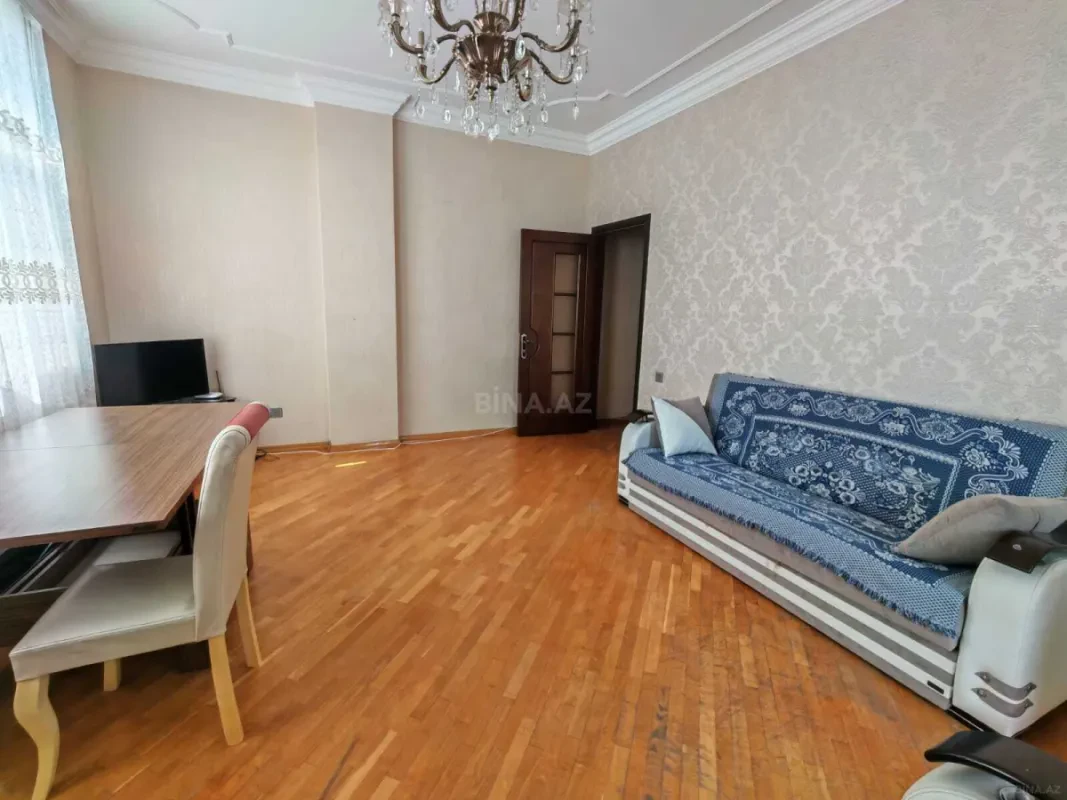 Kirayə verilir 2 otaqlı mənzil 90 m²