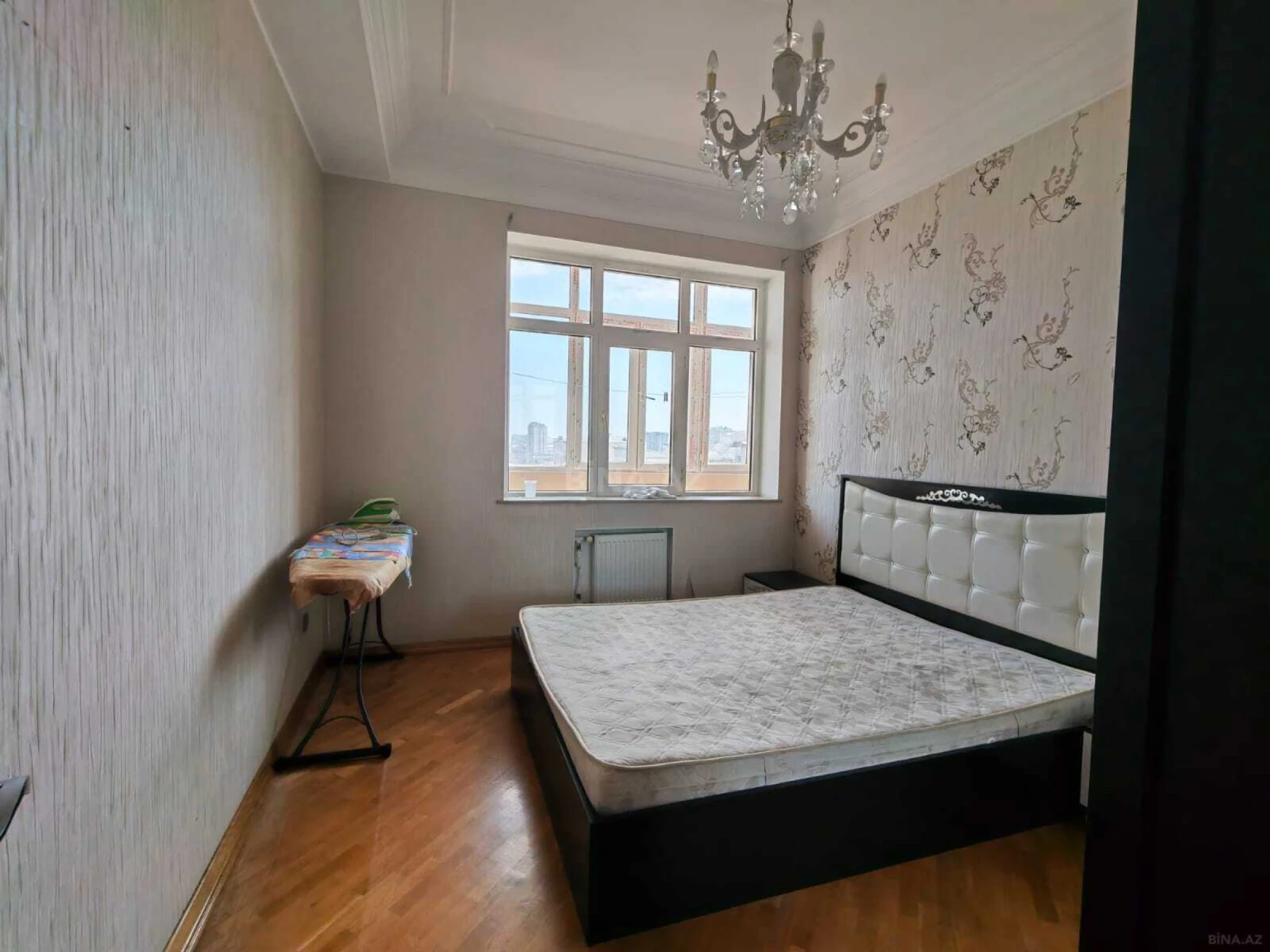 Kirayə verilir 2 otaqlı mənzil 90 m²