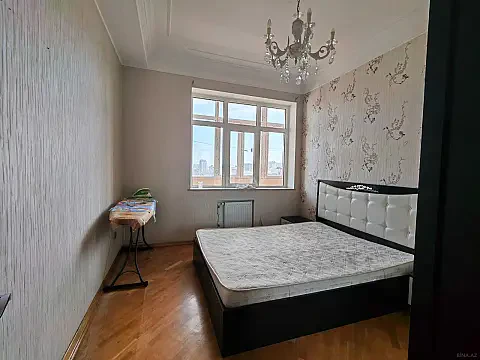 Kirayə verilir 2 otaqlı mənzil 90 m²