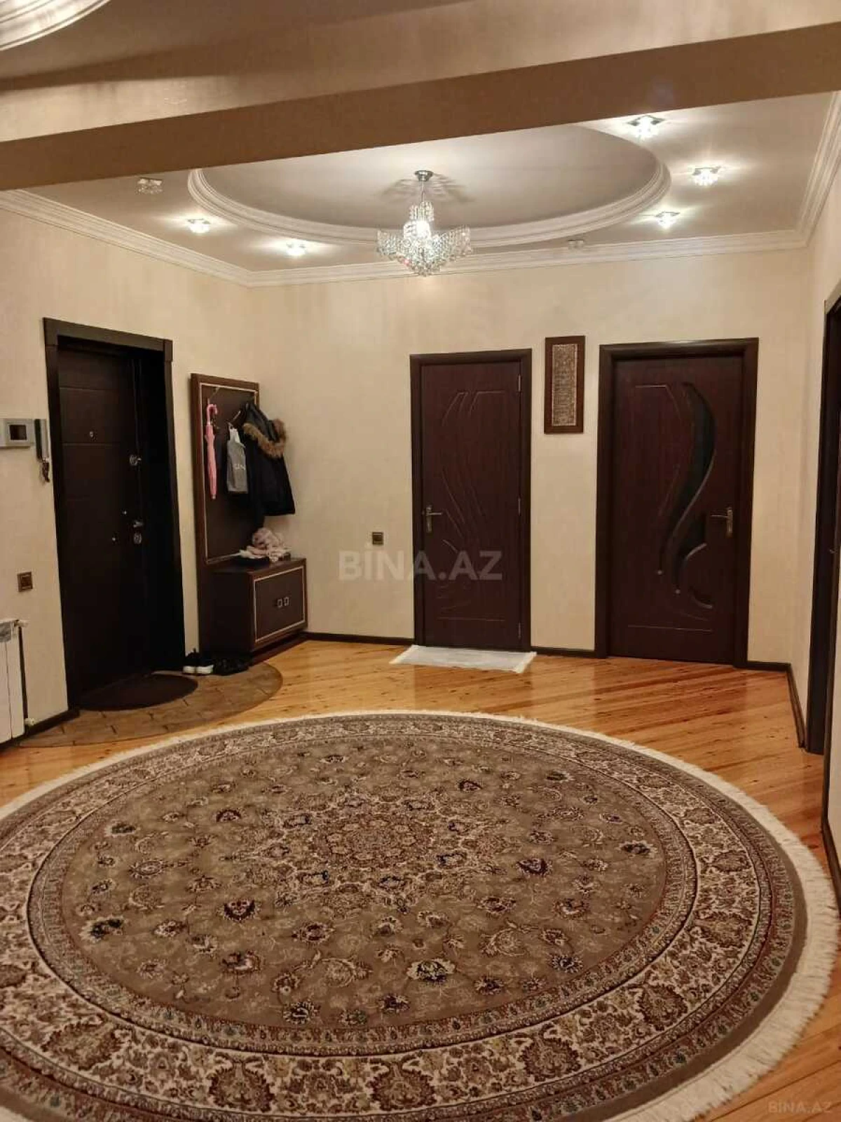 Satılır 3 otaqlı mənzil 132 m²