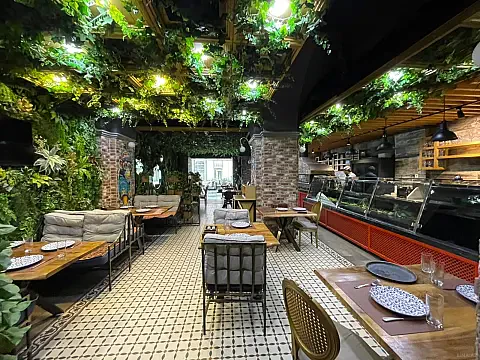 Kirayə verilir obyekt 230 m²