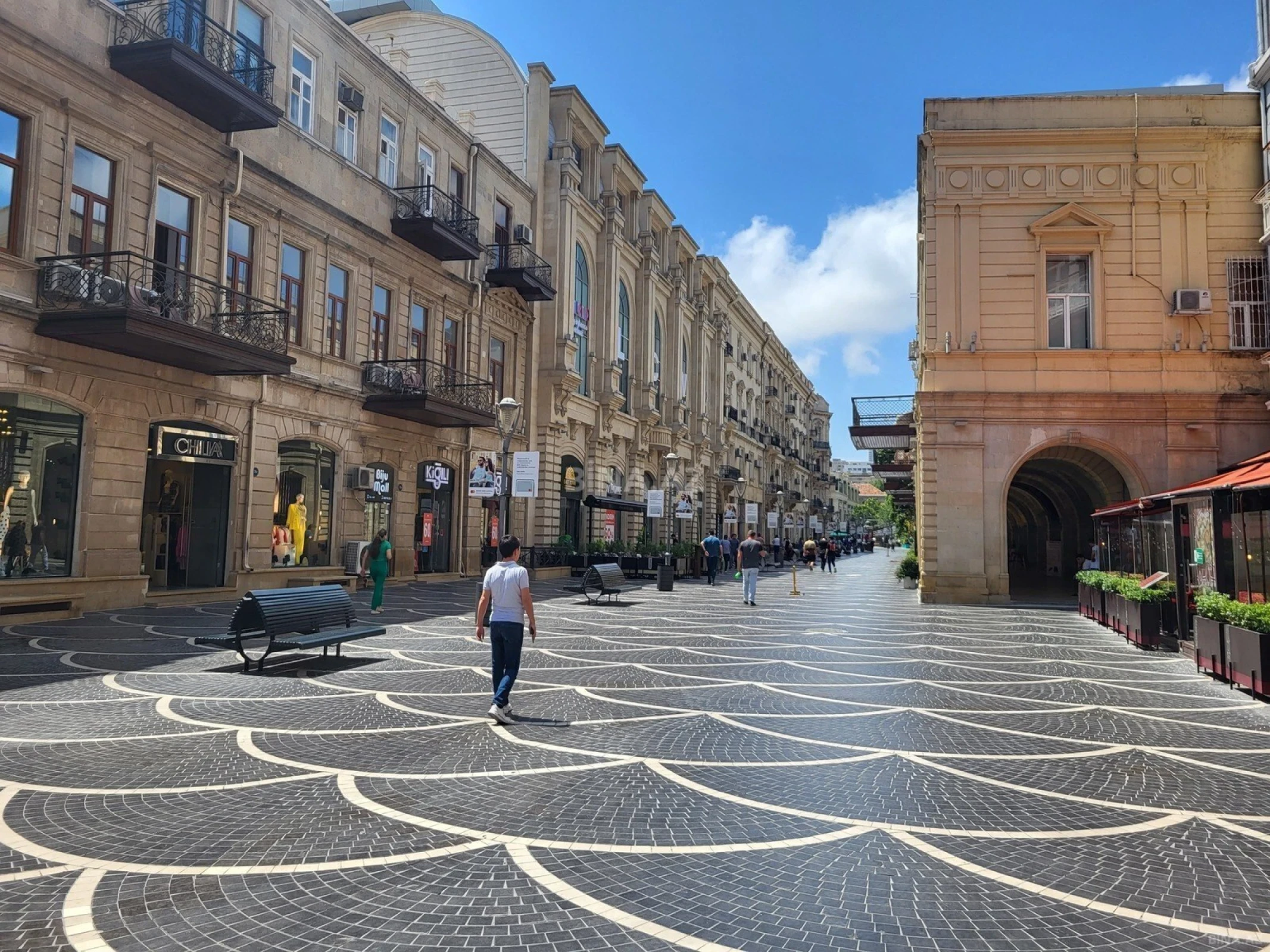 Kirayə verilir obyekt 230 m²