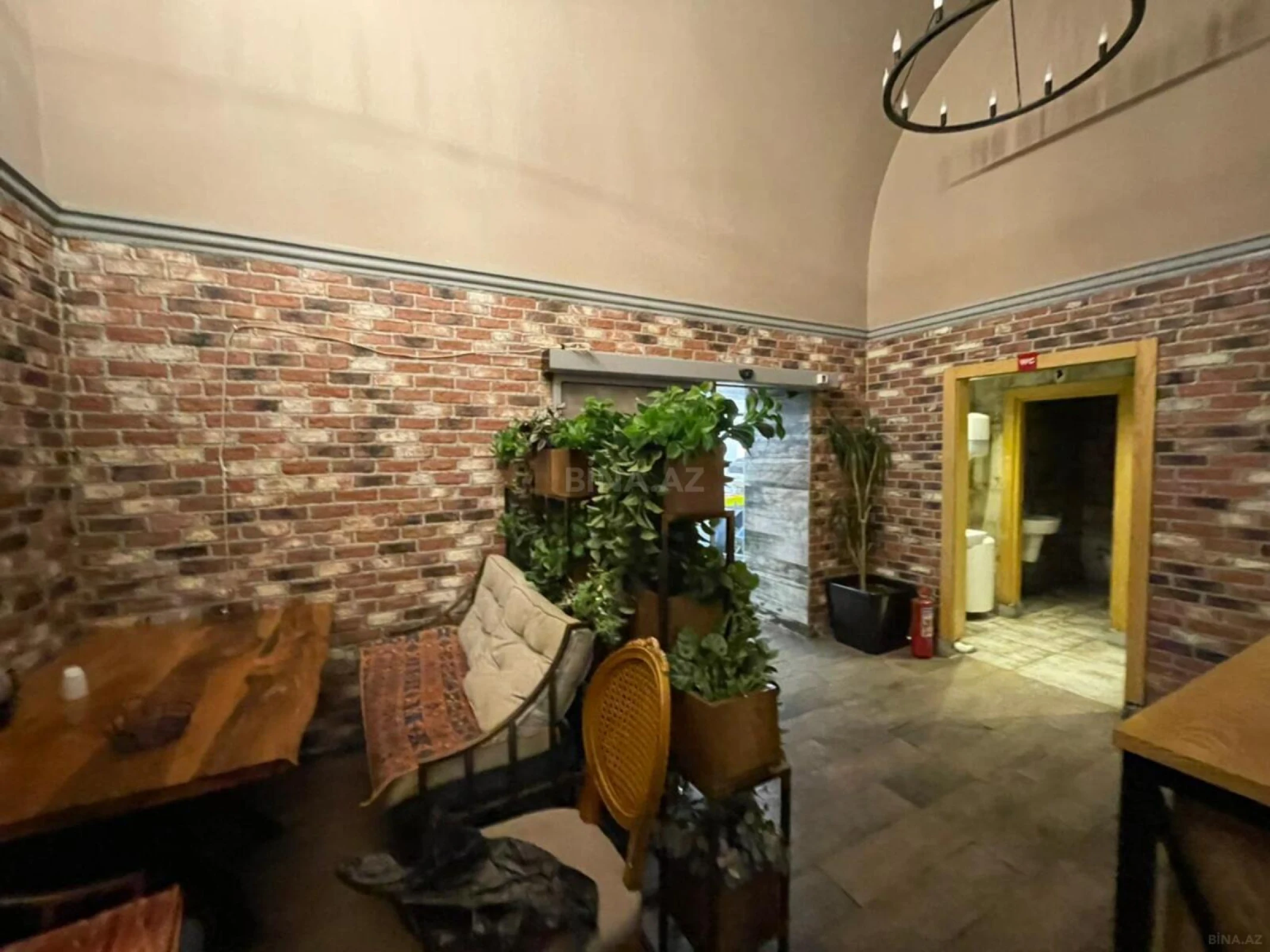 Kirayə verilir obyekt 230 m²