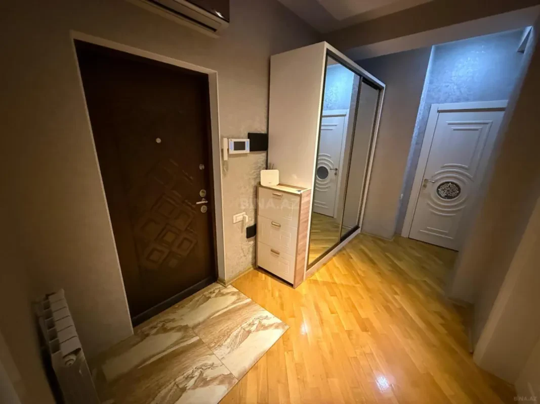 Kirayə verilir 4 otaqlı mənzil 120 m²