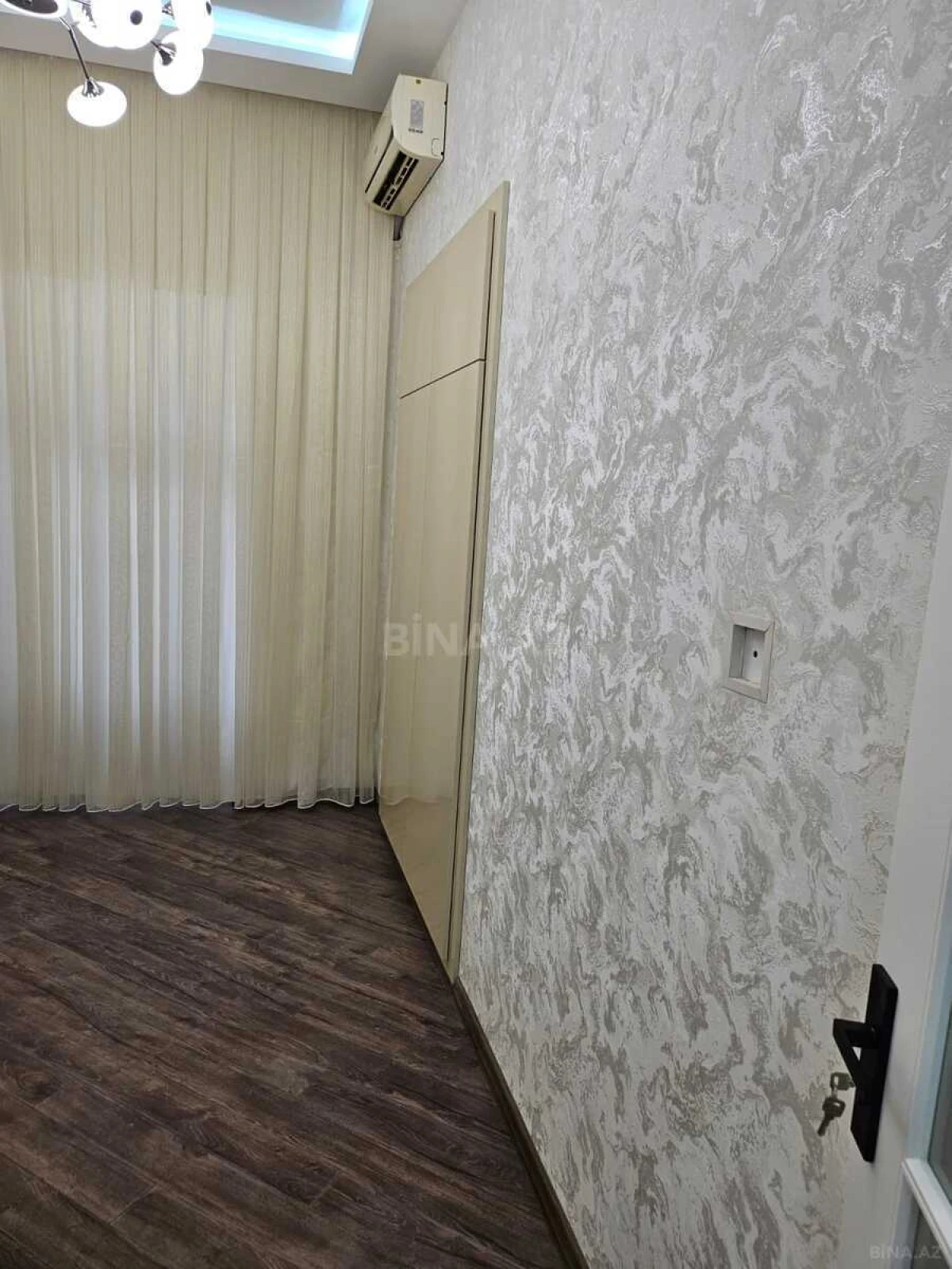 Satılır 1 otaqlı mənzil 30 m²