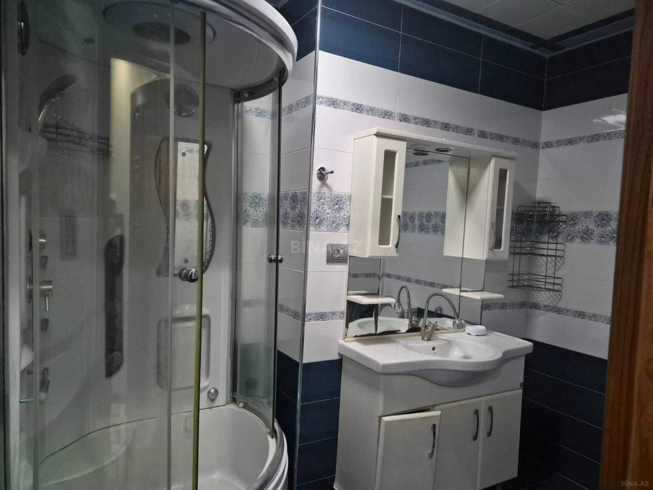 Kirayə verilir 3 otaqlı mənzil 130 m²