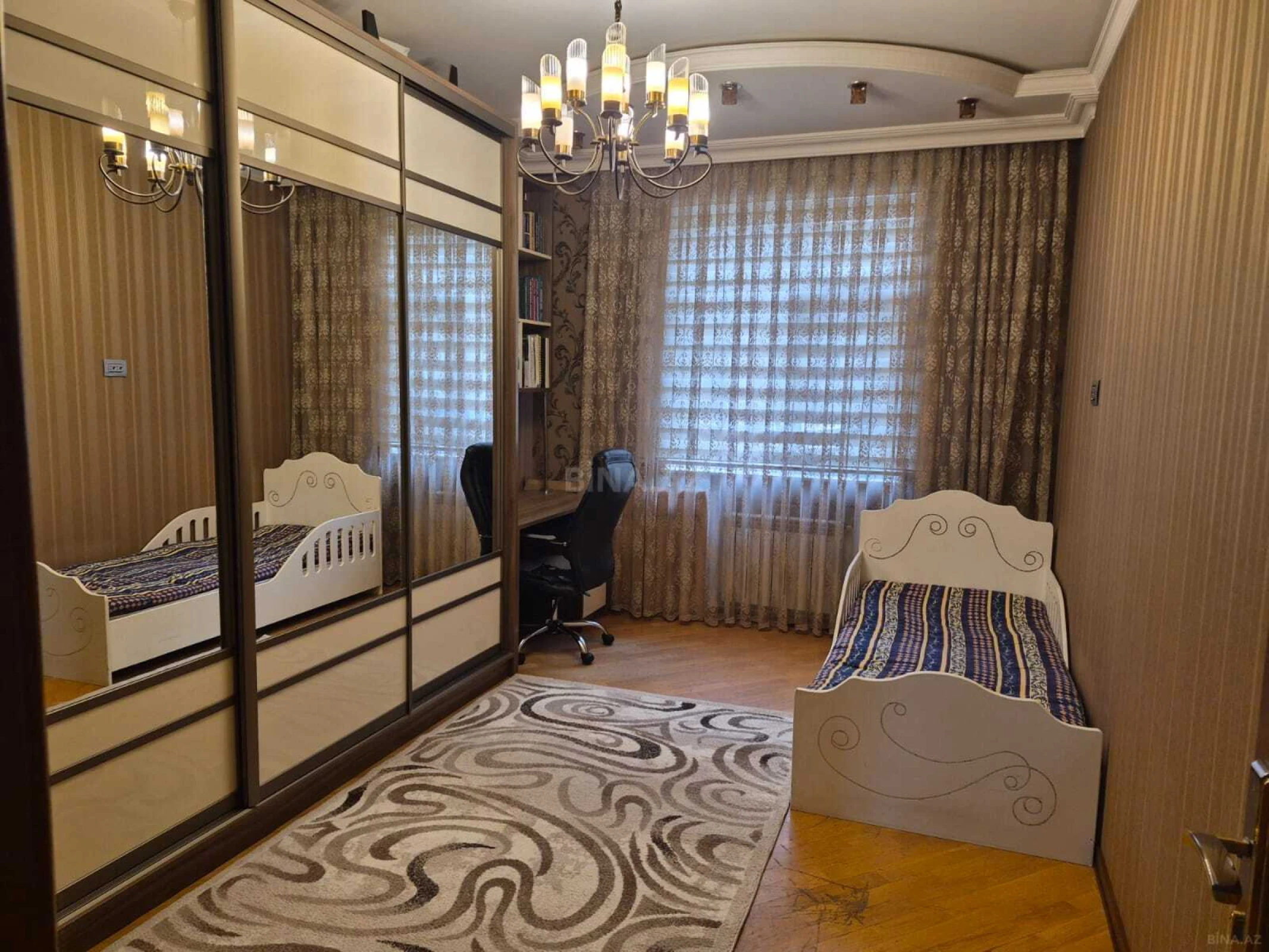 Kirayə verilir 3 otaqlı mənzil 130 m²