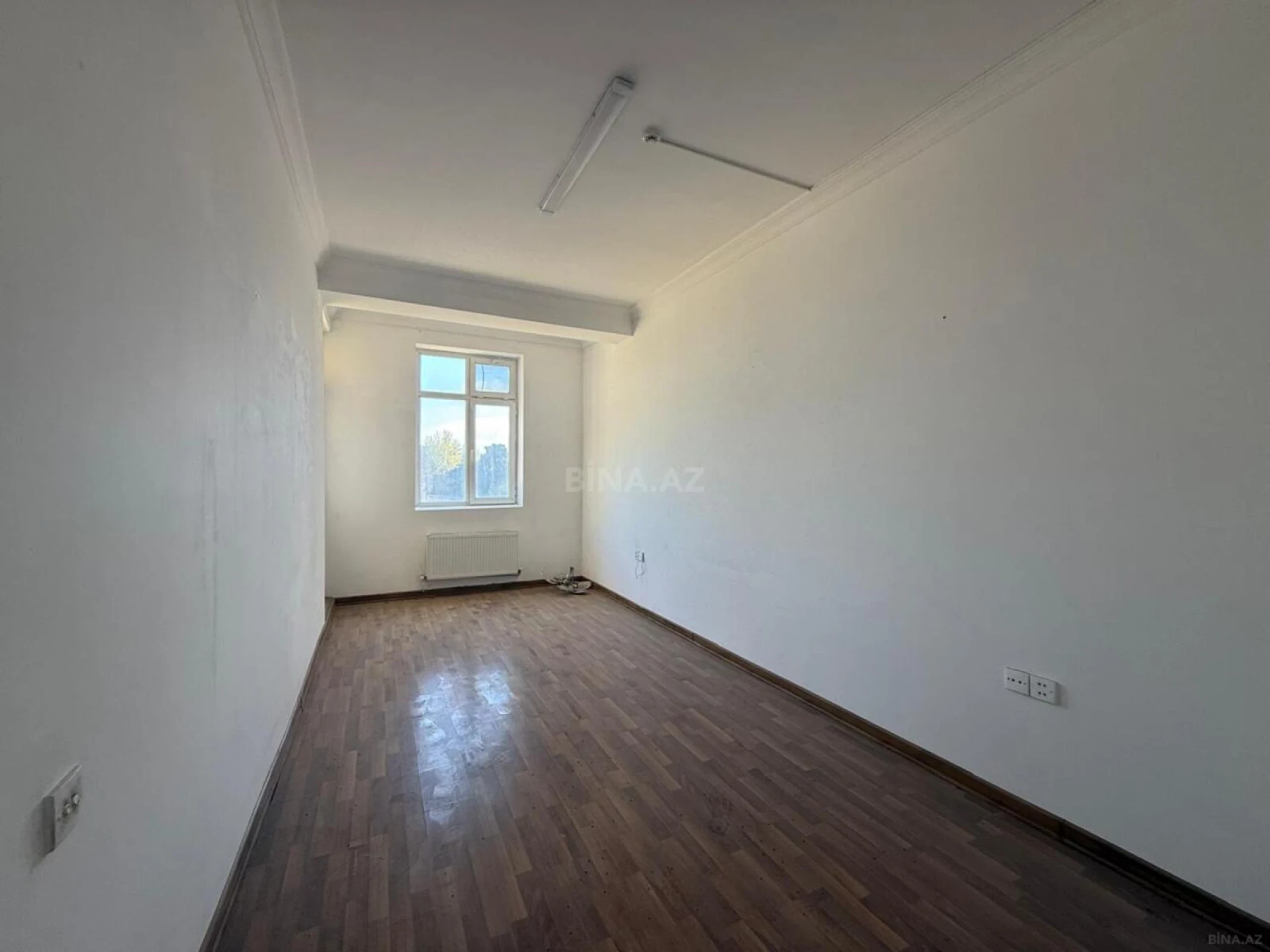 Satılır 3 otaqlı mənzil 159 m²