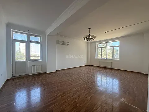Satılır 3 otaqlı mənzil 159 m² — Bakı, 8-ci mikrorayon 3 otaq 159.00 m²