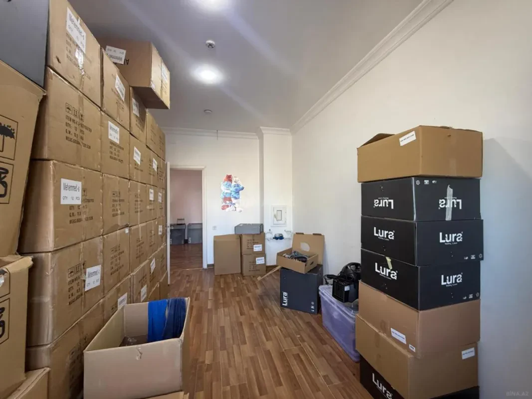 Satılır 3 otaqlı mənzil 159 m²