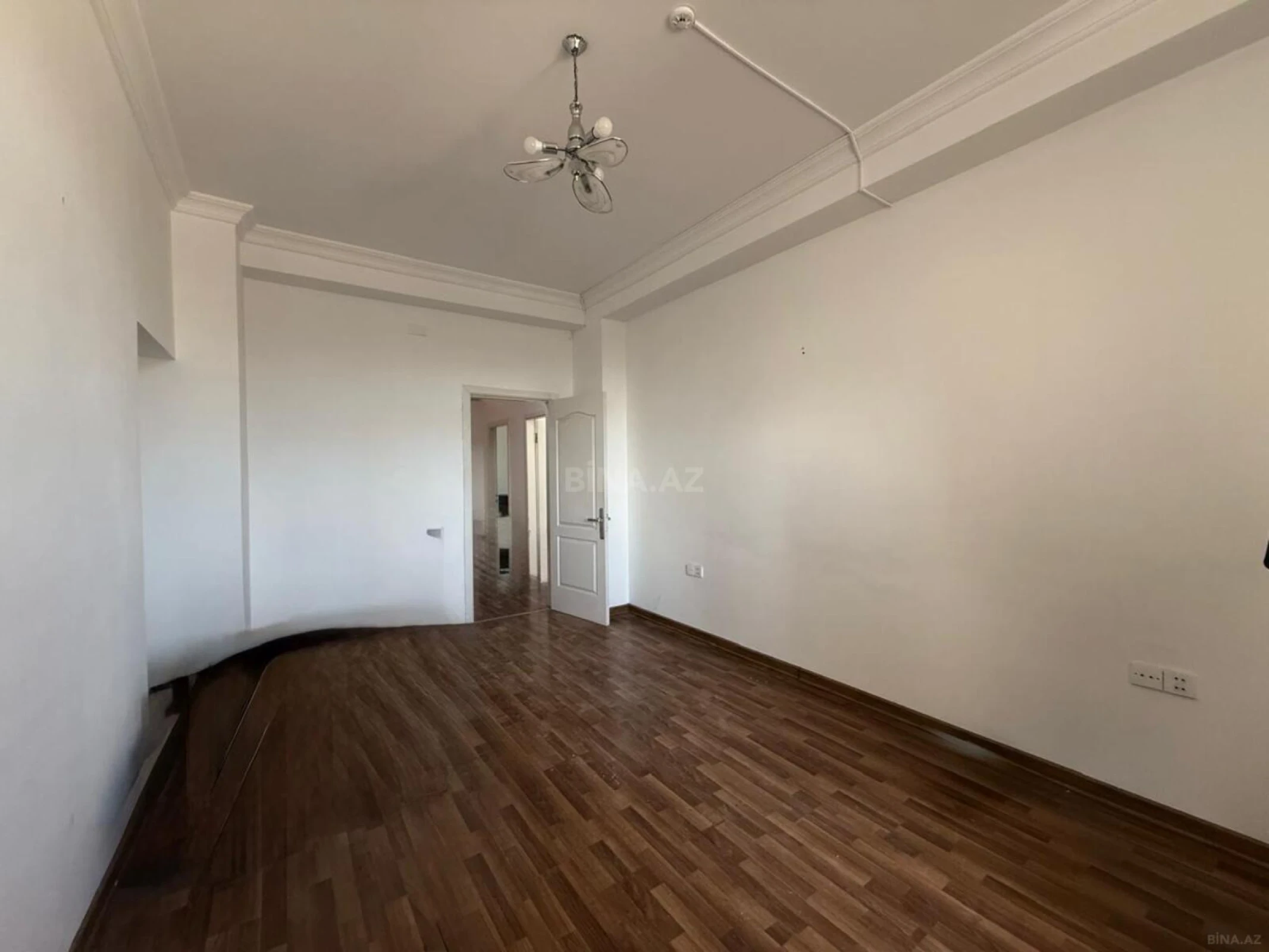 Satılır 3 otaqlı mənzil 159 m²