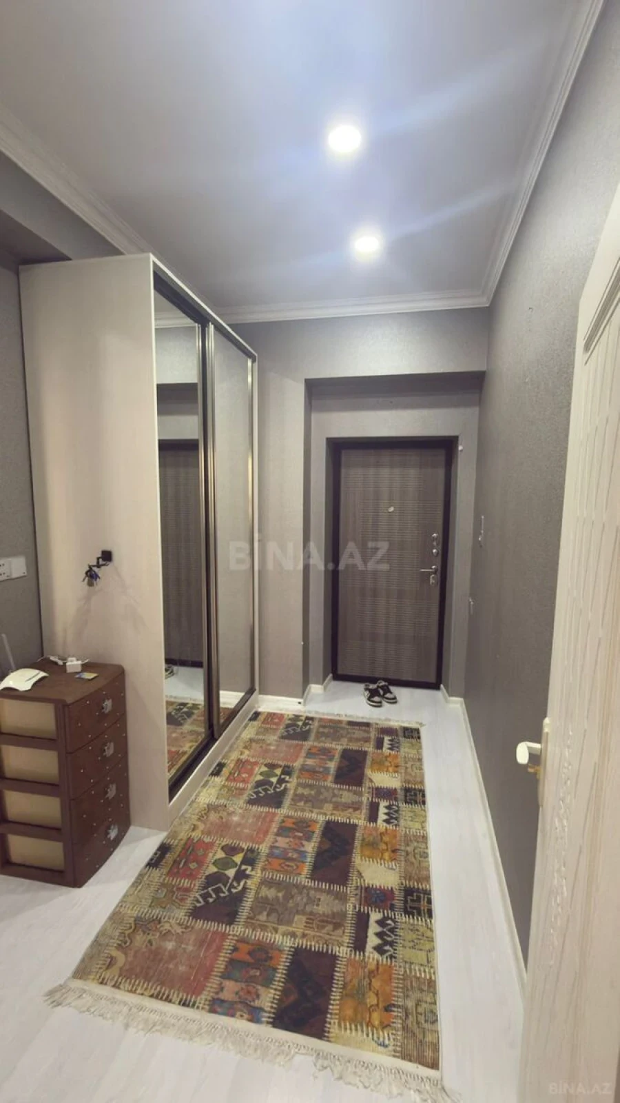Kirayə verilir 2 otaqlı mənzil 68 m²