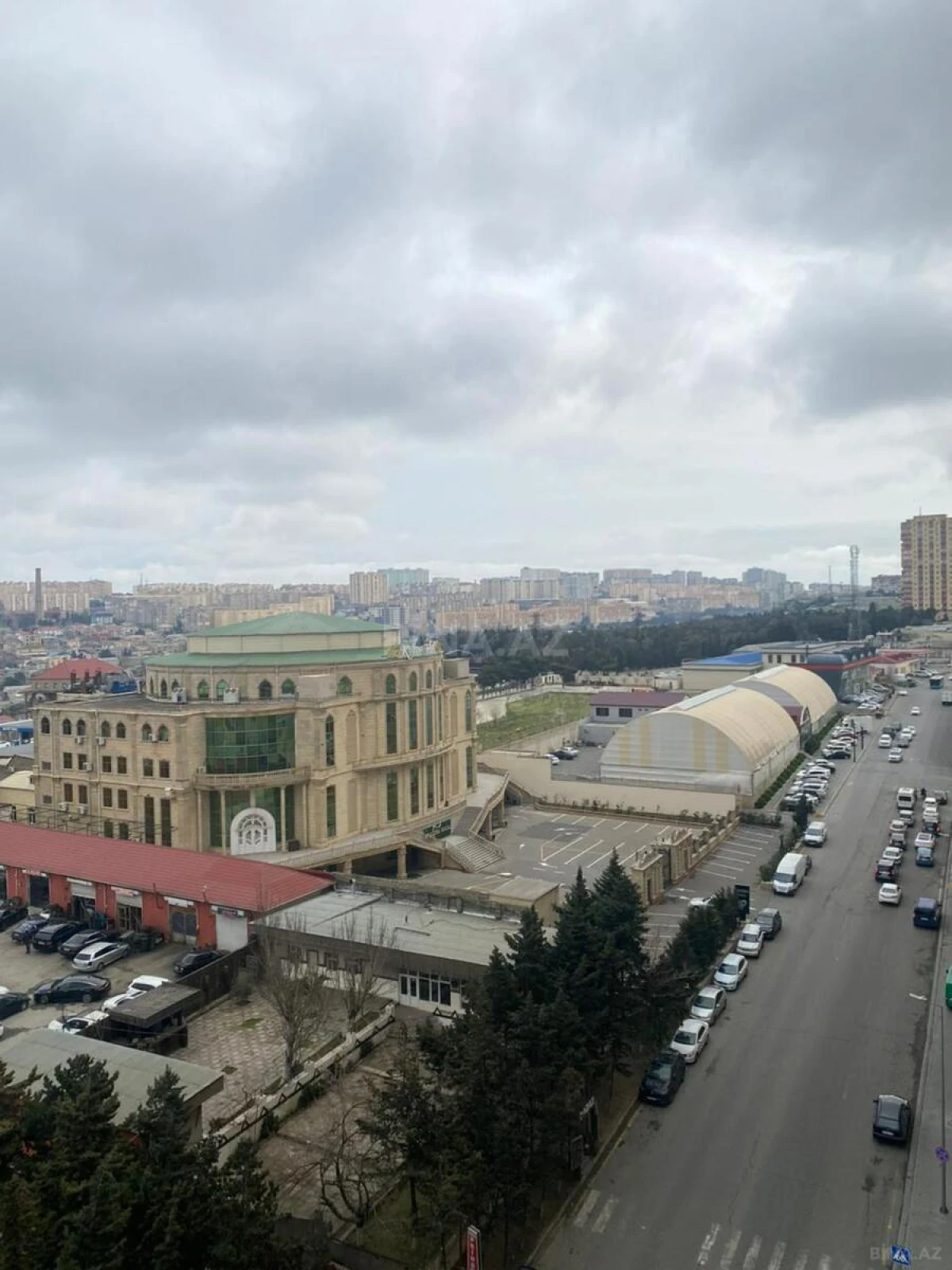 Kirayə verilir 3 otaqlı mənzil 124 m²