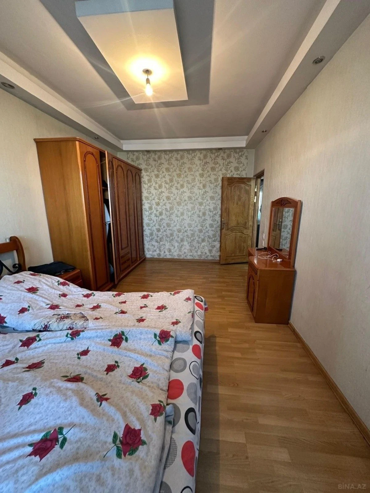 Kirayə verilir 4 otaqlı mənzil 115 m²